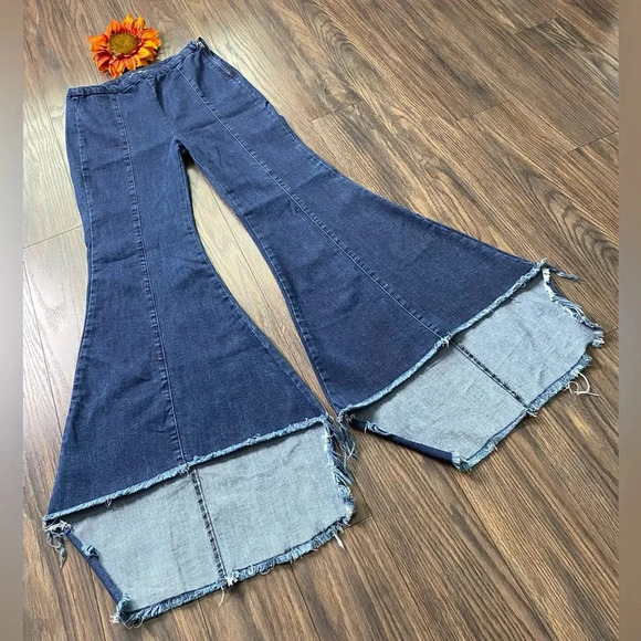 🦋B2G1🦋FOR THE REPUBLIC Hi-Low Raw Hem Bell Bottom Jeans | 6 | - Picture 3 of 10